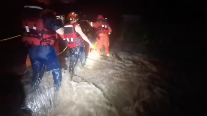 辽宁葫芦岛市已救出被困群众185人,一场与时间赛跑的硬仗,背后是这些人的拼尽全力 辽宁葫芦岛市已救出被困群众185人,一场与时间赛跑的硬仗,背后是这些人的拼尽全力