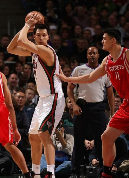 火箭vs雄鹿中国德比，当姚明遇上易建联，一场跨越太平洋的篮球盛宴