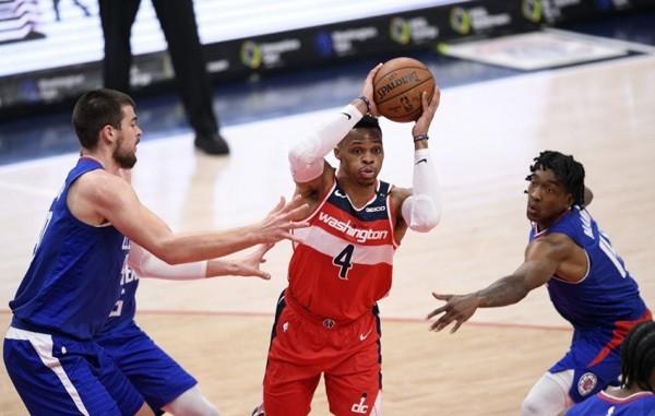 🏀国王vs太阳比赛录像，一场让熬夜球迷直呼过瘾的对攻大战